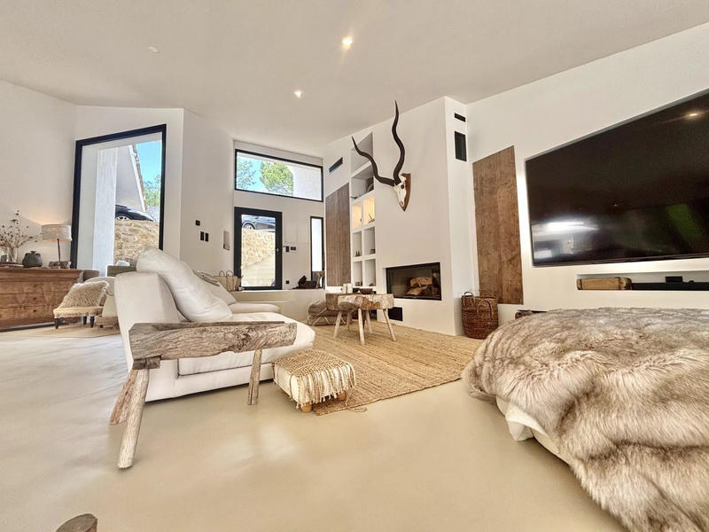 Villa - 260 m² - 6 pièces