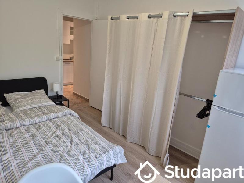 Chambre - 10 m² - 1 pièce