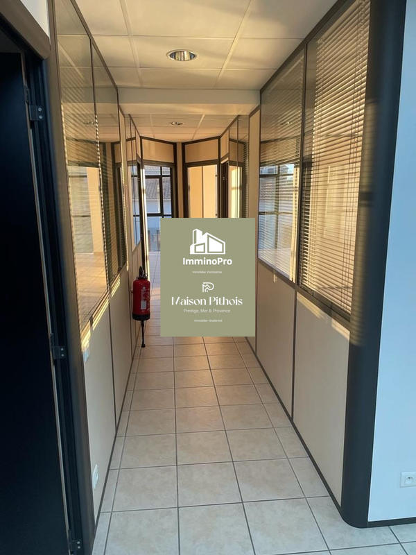 Bureau - 118 m² - 5 pièces