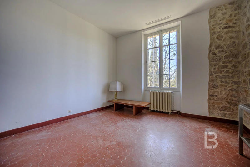 Maison - 225 m² - 7 pièces