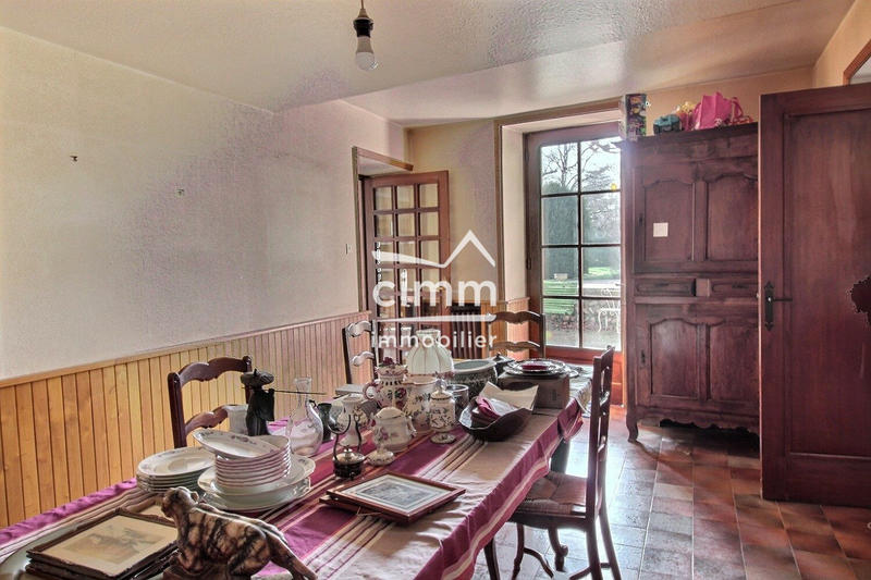 Maison traditionnelle - 225 m² - 5 pièces