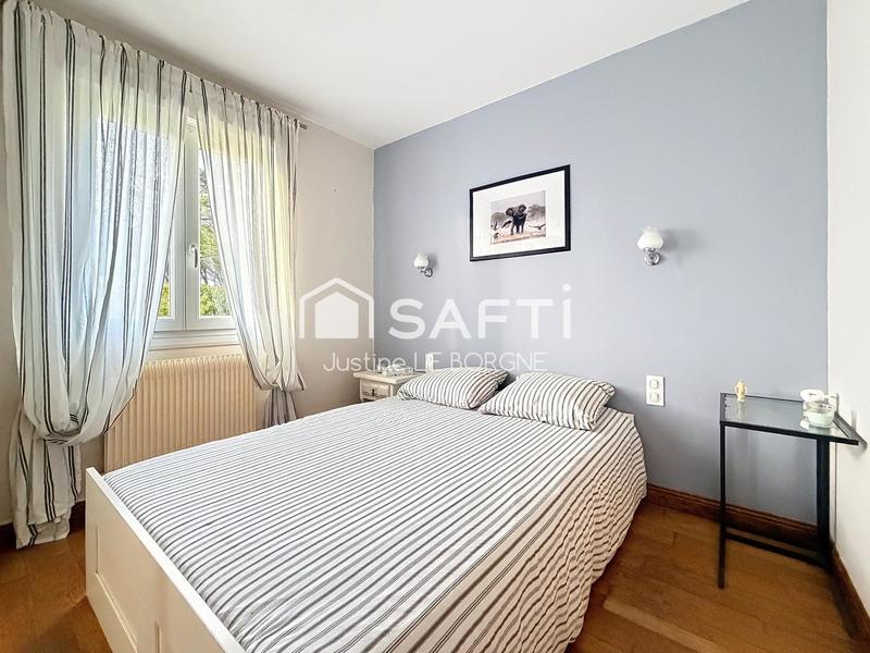 Maison - 180 m² - 7 pièces