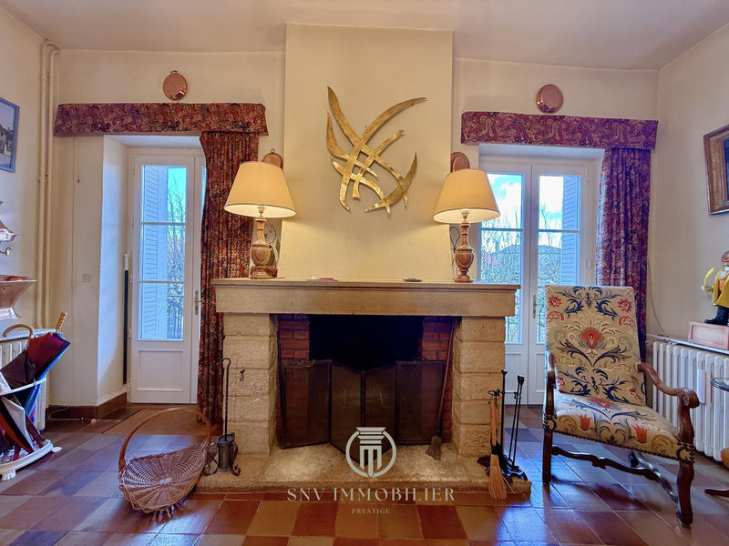 Maison - 317 m² - 13 pièces