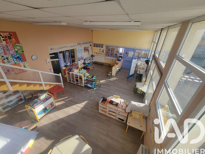 Maison - 240 m² - 6 pièces