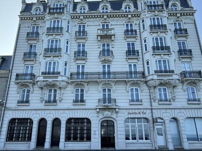 Appartement - 121 m² - 6 pièces