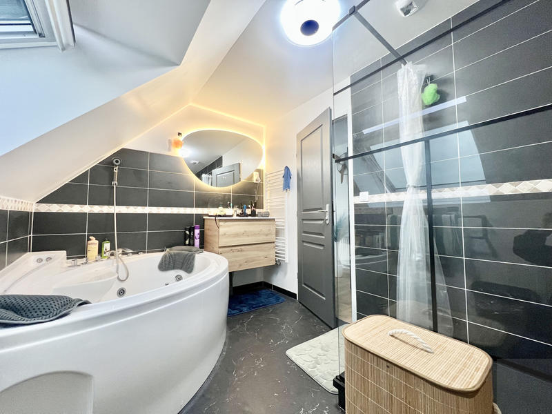 Maison - 125 m² - 6 pièces