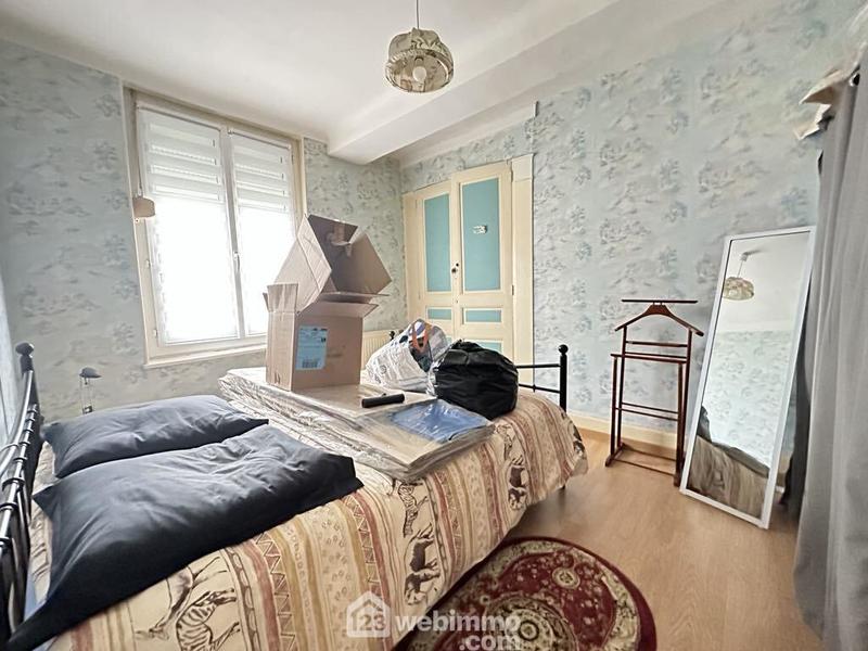 Maison - 218 m² - 13 pièces