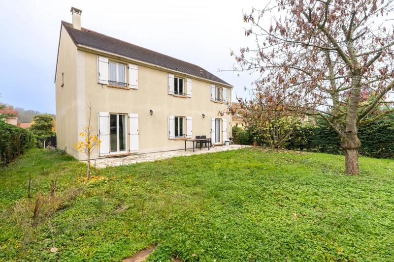 Maison - 184 m² - 8 pièces