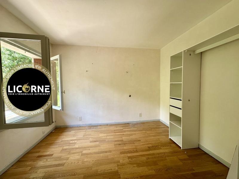 Villa - 168 m² - 9 pièces