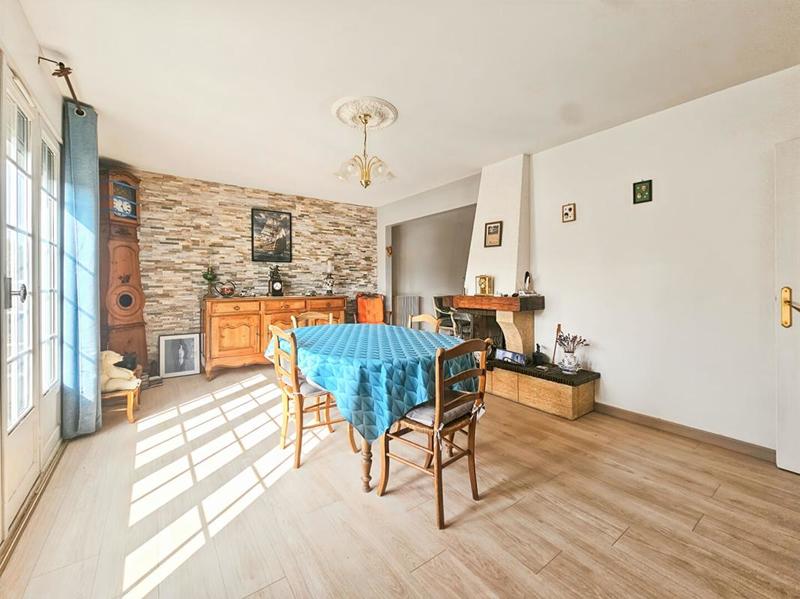 Maison - 98 m² - 5 pièces