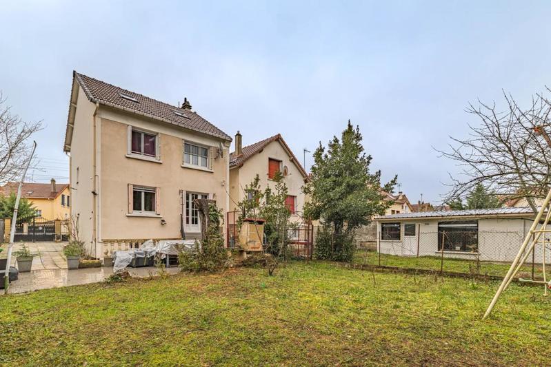 Maison - 250 m² - 7 pièces