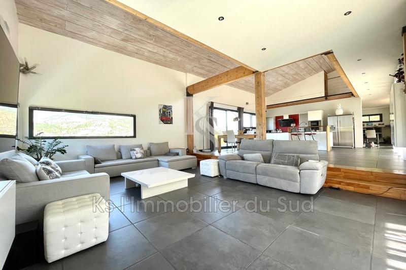 Villa - 280 m² - 6 pièces