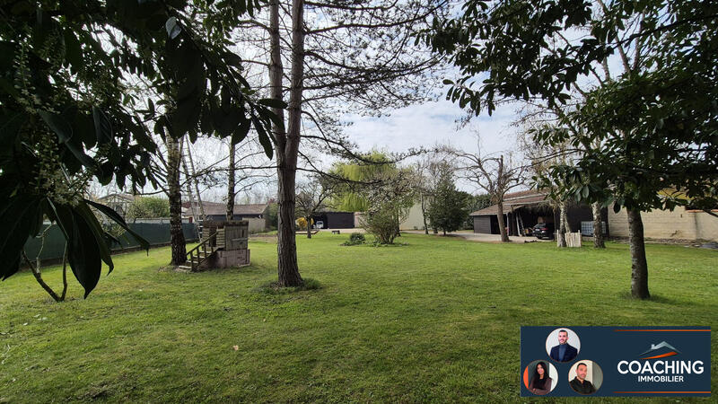 Maison - 239 m² - 9 pièces