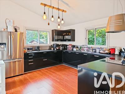 Maison - 185 m² - 9 pièces