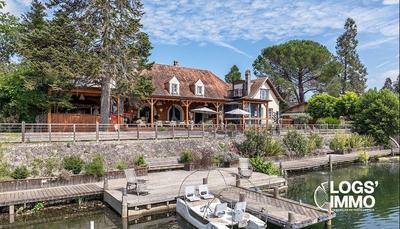 Maison - 320 m² - 27 pièces