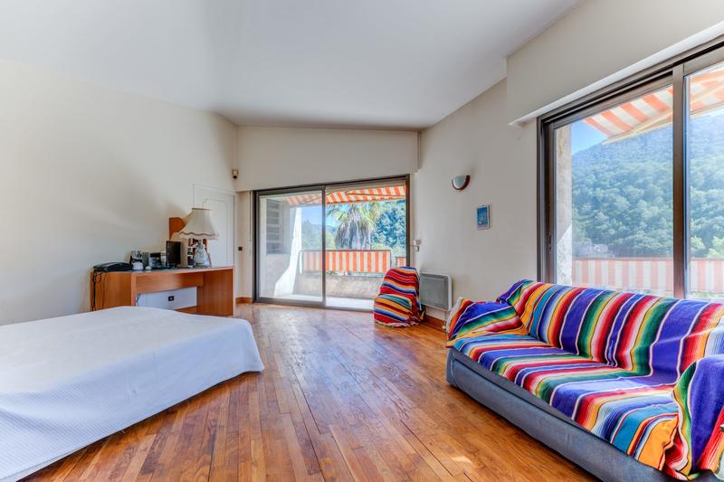 Maison - 276 m² - 5 pièces