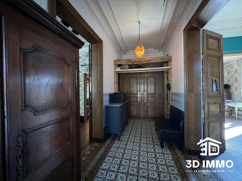 Maison - 325 m² - 14 pièces