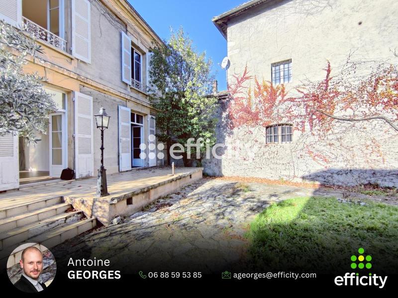 Maison bourgeoise - 278 m² - 10 pièces