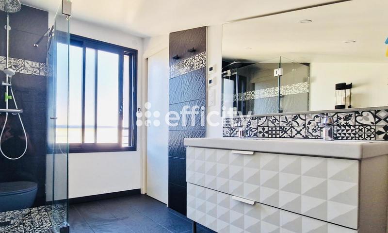 Maison - 180 m² - 5 pièces