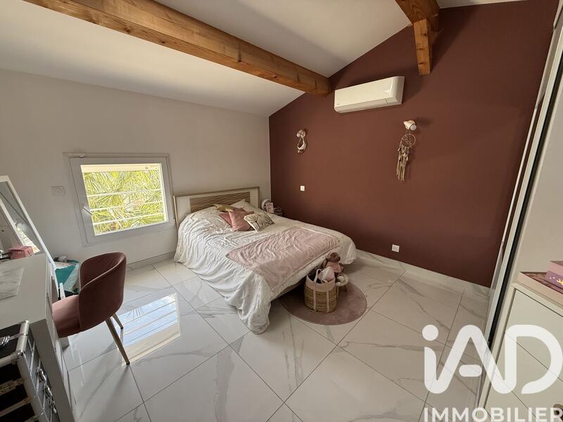 Maison - 181 m² - 6 pièces