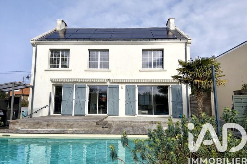 Maison - 196 m² - 7 pièces