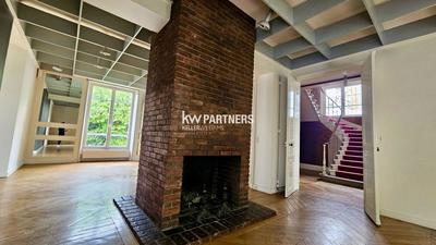 Maison - 320 m² - 11 pièces