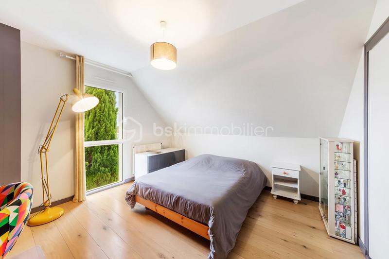 Maison - 305 m² - 8 pièces