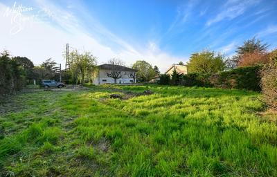 Terrain constructible - 764 m²