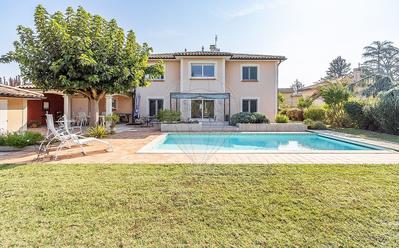 Maison - 226 m² - 6 pièces