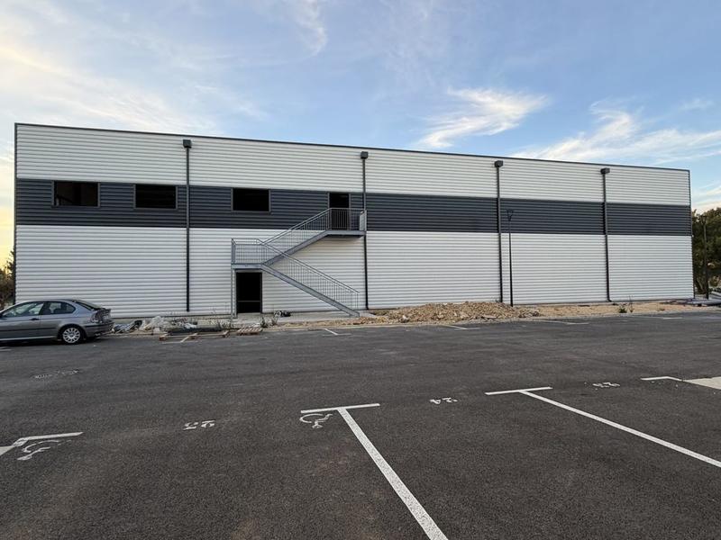 Local d'activité / Entrepôt - 1 600 m²