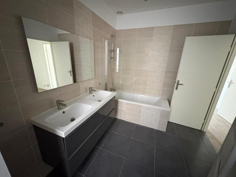 Appartement - 84 m² - 3 pièces