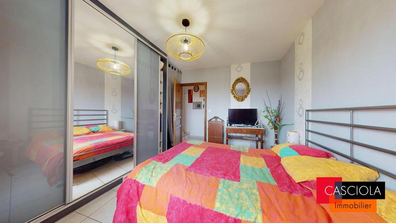 Maison - 210 m² - 7 pièces