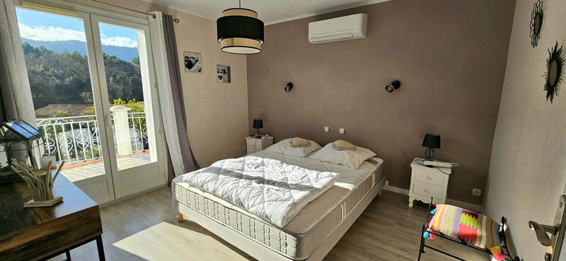 Villa - 188 m² - 6 pièces