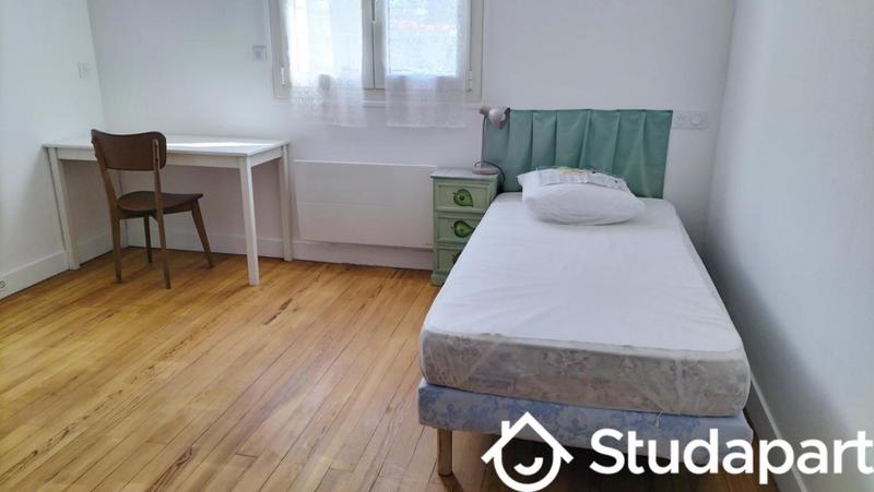 Chambre - 12 m² - 1 pièce