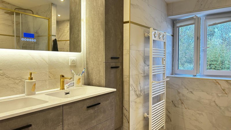 Maison - 217 m² - 6 pièces