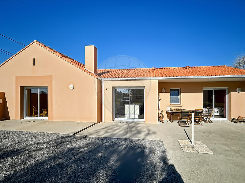 Maison - 190 m² - 8 pièces