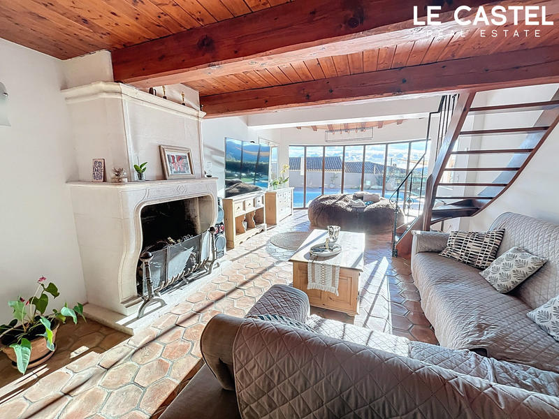 Maison - 212 m² - 9 pièces