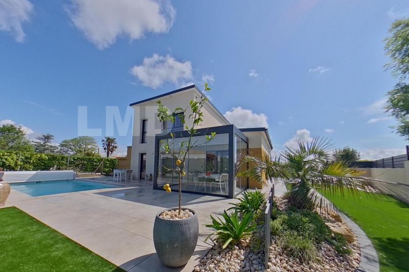 Maison contemporaine - 121 m² - 5 pièces