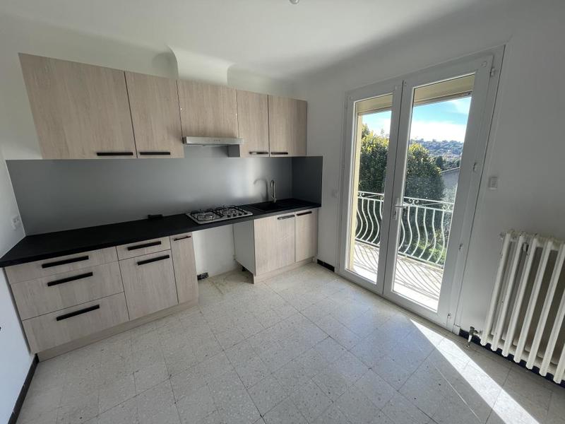 Maison - 82 m² - 6 pièces