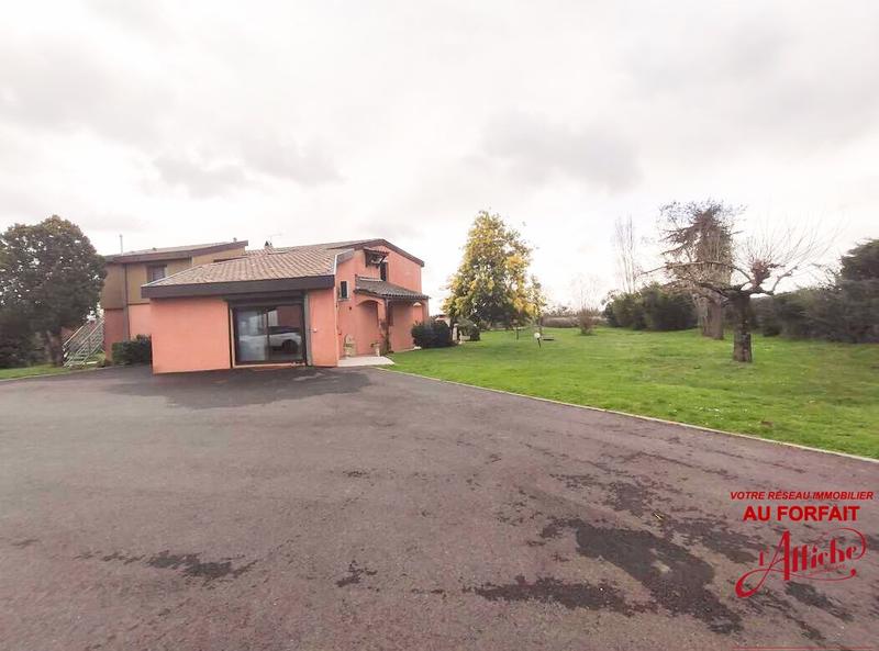 Maison - 255 m² - 7 pièces