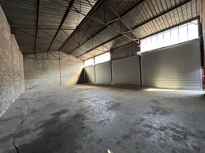 Maison - 400 m² - 1 pièce