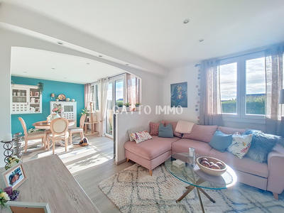 Appartement - 80 m² - 5 pièces