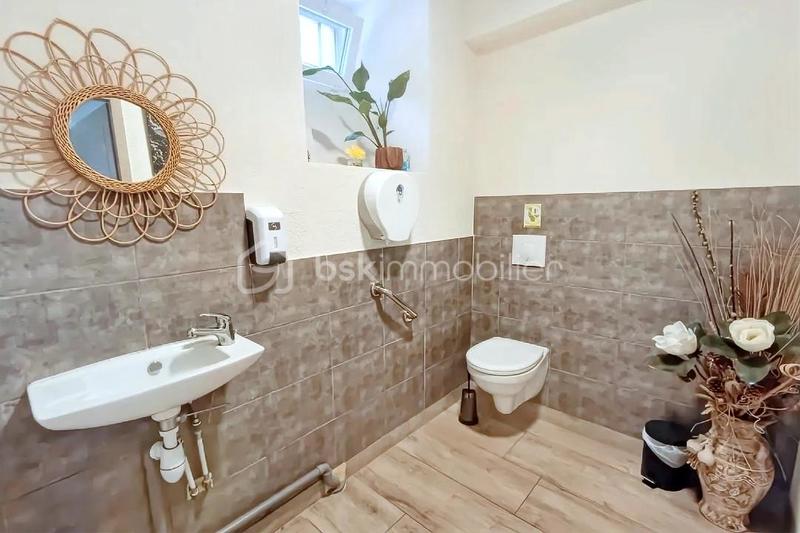 Maison - 240 m² - 6 pièces