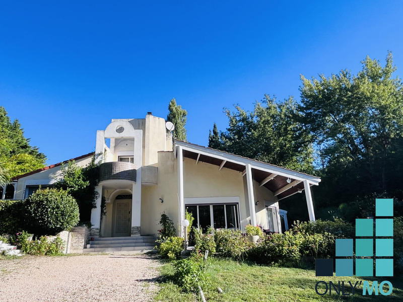 Villa - 330 m² - 6 pièces