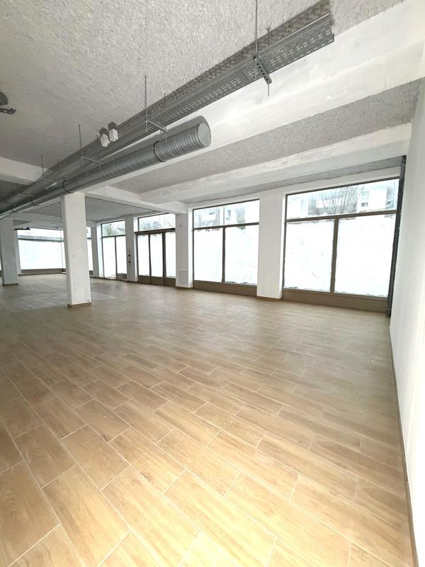 Local commercial - 230 m²