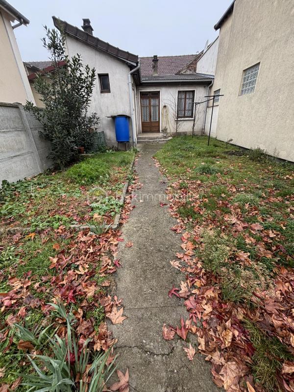 Maison traditionnelle - 97 m² - 5 pièces