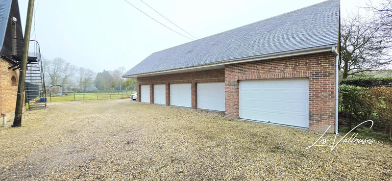 Maison - 300 m² - 8 pièces