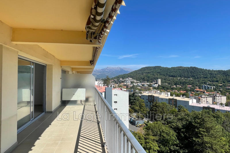 Appartement - 92 m² - 4 pièces