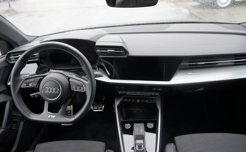 Audi A3 sportback 45 TFSIe s-Line 245 Hybride Rechargeable / Matrix Led Méplat Audi Sound System Jantes 18"