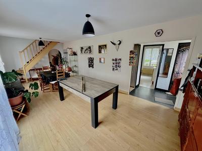 Maison - 104 m² - 6 pièces